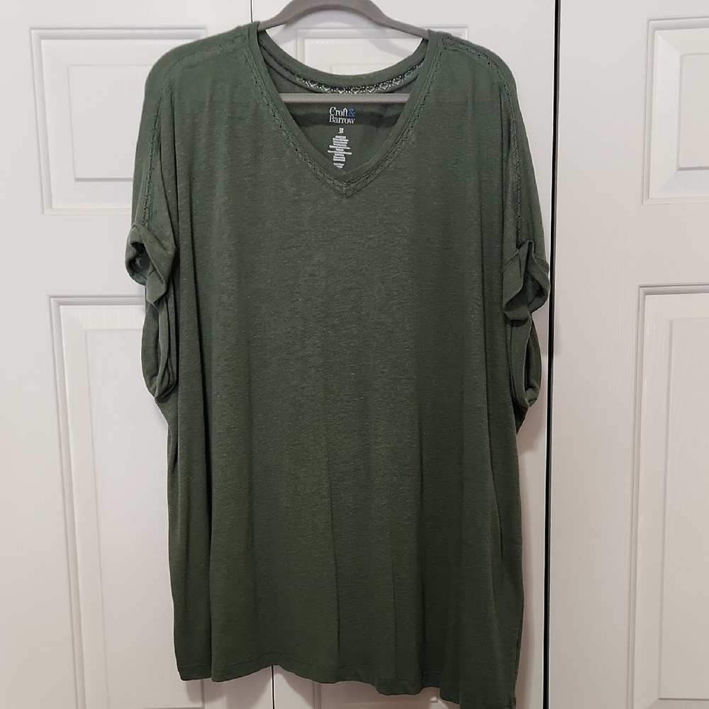 Croft & Barrow Forest Green V-Neck Tee